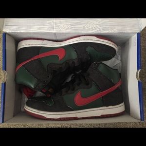 Nike SB Dunk High - Gucci RESN (2009)